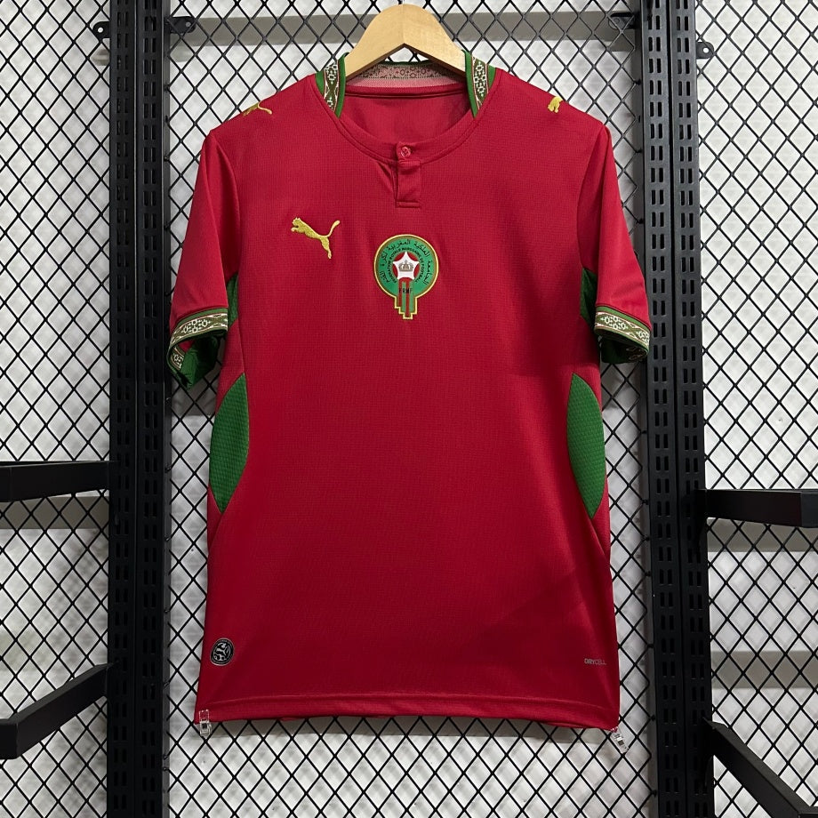 Maillot domicile Maroc 25/26 de Le 12 -ème Maillot, maillot de football avec couleurs rouges et vertes, vue frontale.