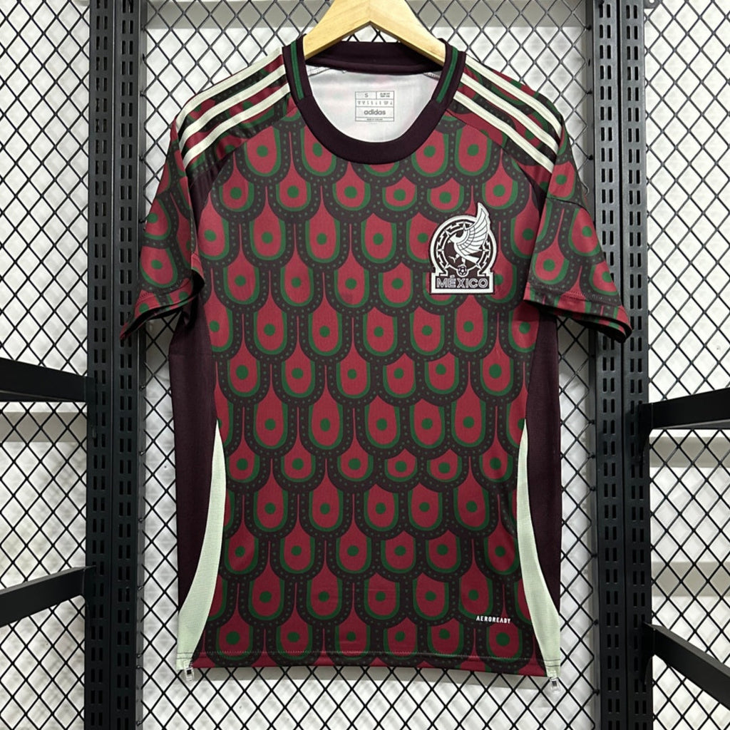 Maillot domicile 2024 Mexique Le 12 -ème Maillot, maillot de football avec logo mexicain et design officiel, vue de face.