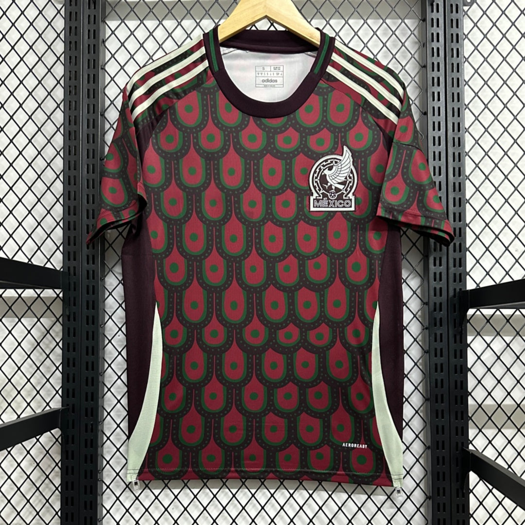 Maillot domicile 2024 Mexique Le 12 -ème Maillot, maillot de football avec logo mexicain et design officiel, vue de face.