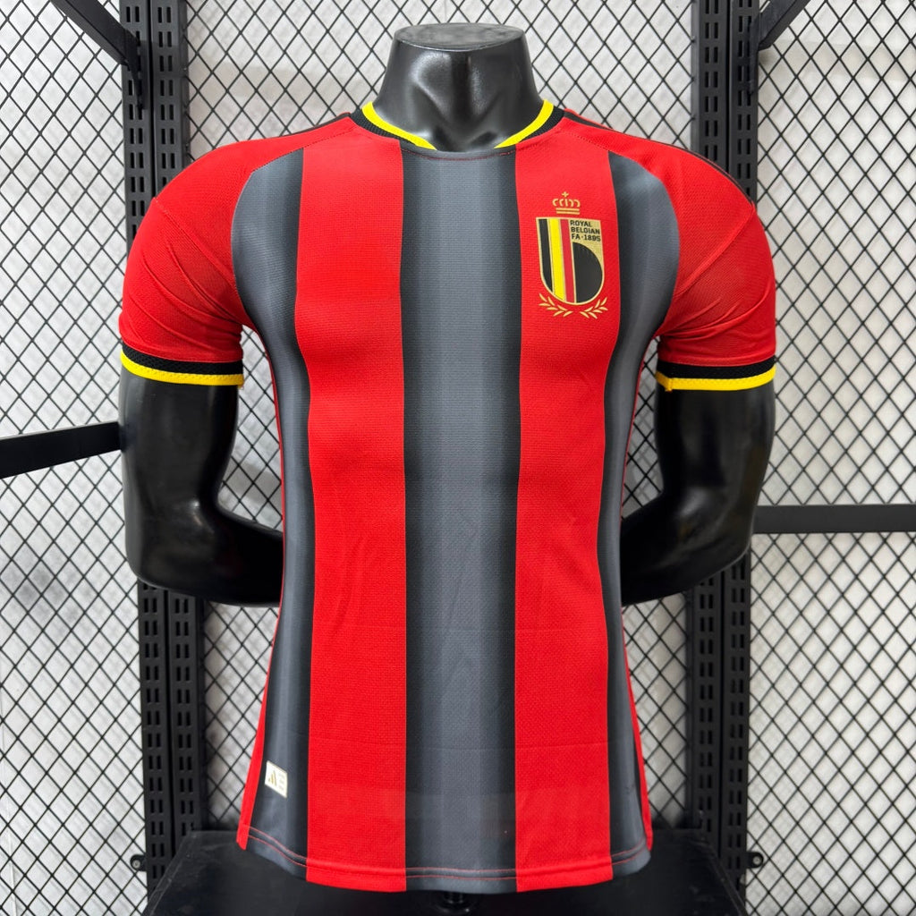 Maillot extérieur Belgique 25/26 de Le 12 -ème Maillot, vue de face avec logo officiel, couleurs noir, jaune et rouge.