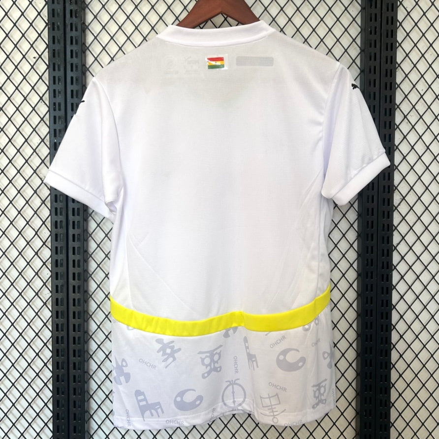 Maillot 24/25 Ghana Le 12 -ème Maillot blanc, maillot de football avec logo et détails en blanc, vue frontale.