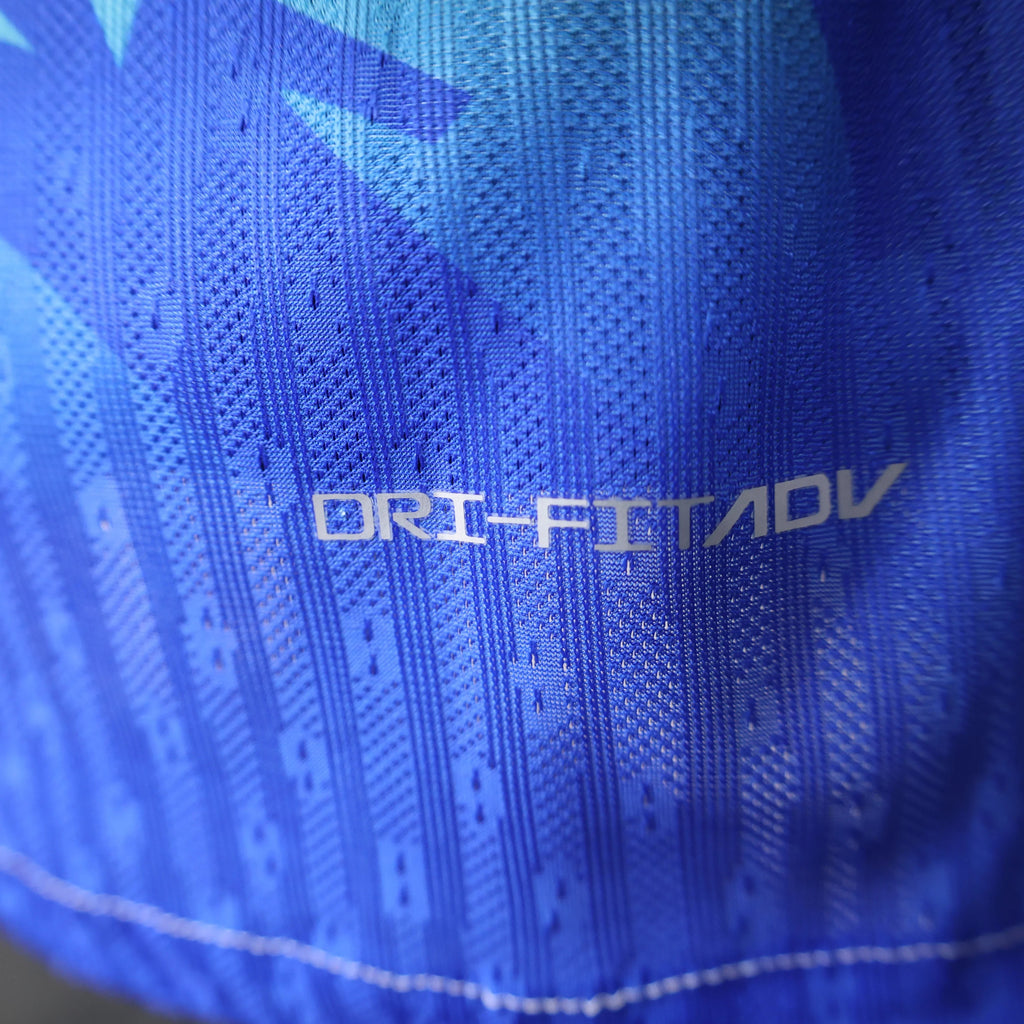 Maillot Brésil 2025-2026 édition spéciale, Le 12 -ème Maillot, vue de face avec détails du design.