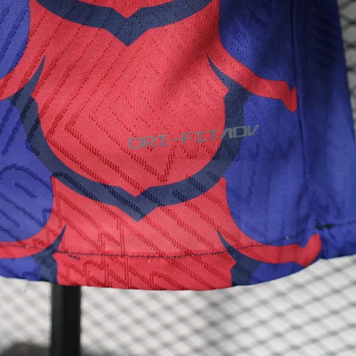 Maillot de football FC Barcelone 2024-2025 pré-match Le 12 -ème Maillot, maillot de sport bleu avec logo catalan.
