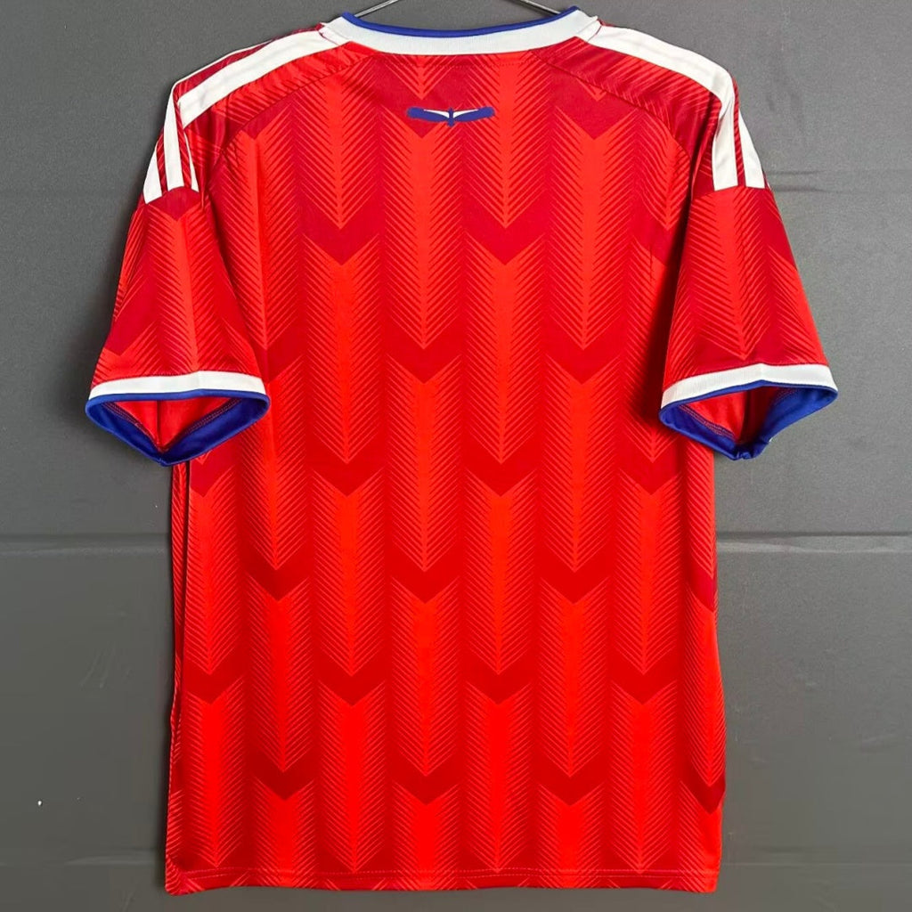 Maillot domicile Chili 25/26 Le 12 -ème Maillot, maillot de football rouge et blanc avec logo national sur le devant.