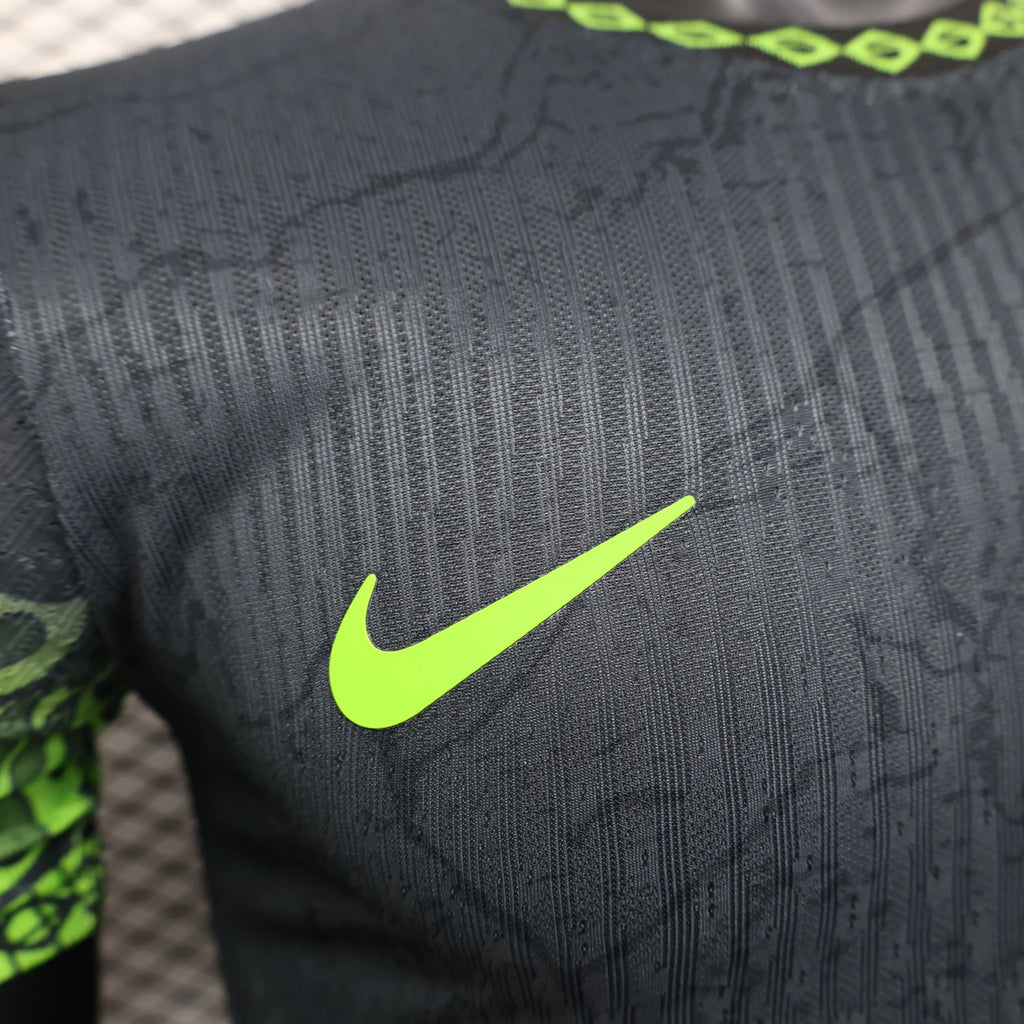 Maillot de football Brésil saison 2025-2026, édition spéciale, fabriqué par Le 12 -ème Maillot, vue de face avec logo et détails colorés