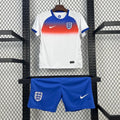 Maillot enfant Le 12 -ème Maillot Kit Angleterre 2025, maillot de football pour jeune supporter, vue de face avec détails du design.