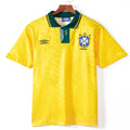 Maillot domicile rétro du Brésil 1993-1994 signé Le 12 -ème Maillot, maillot de football avec couleurs brésiliennes et logo visible.