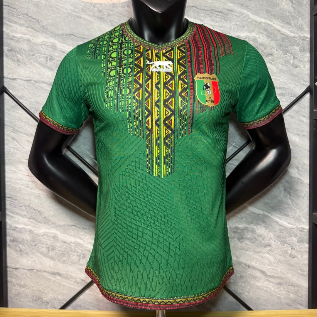 Maillot Mali vert pour joueur 25/26, fabriqué par Le 12 -ème Maillot, vue du devant avec logo et détails du design.