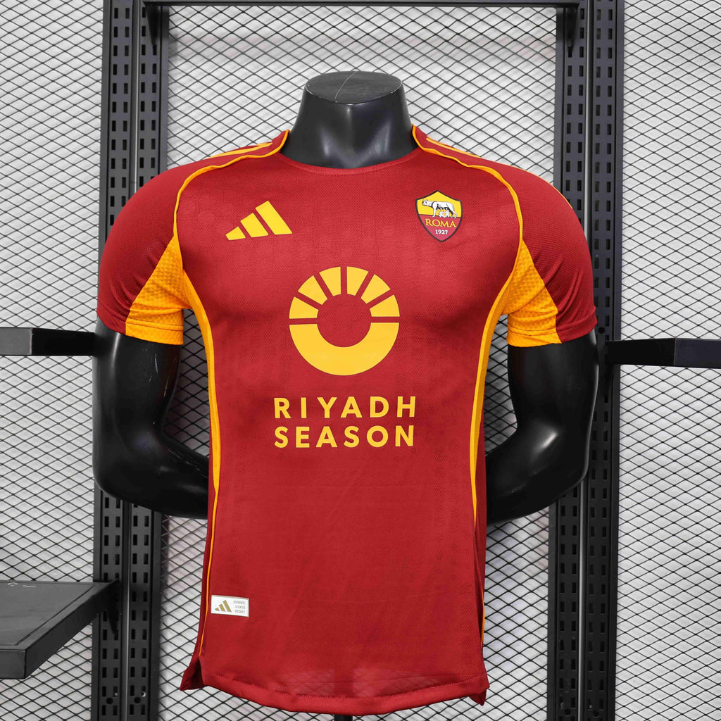 Maillot de football Roma 2025-26 de la marque Le 12-ème Maillot, vue frontale avec logo et détails du design.