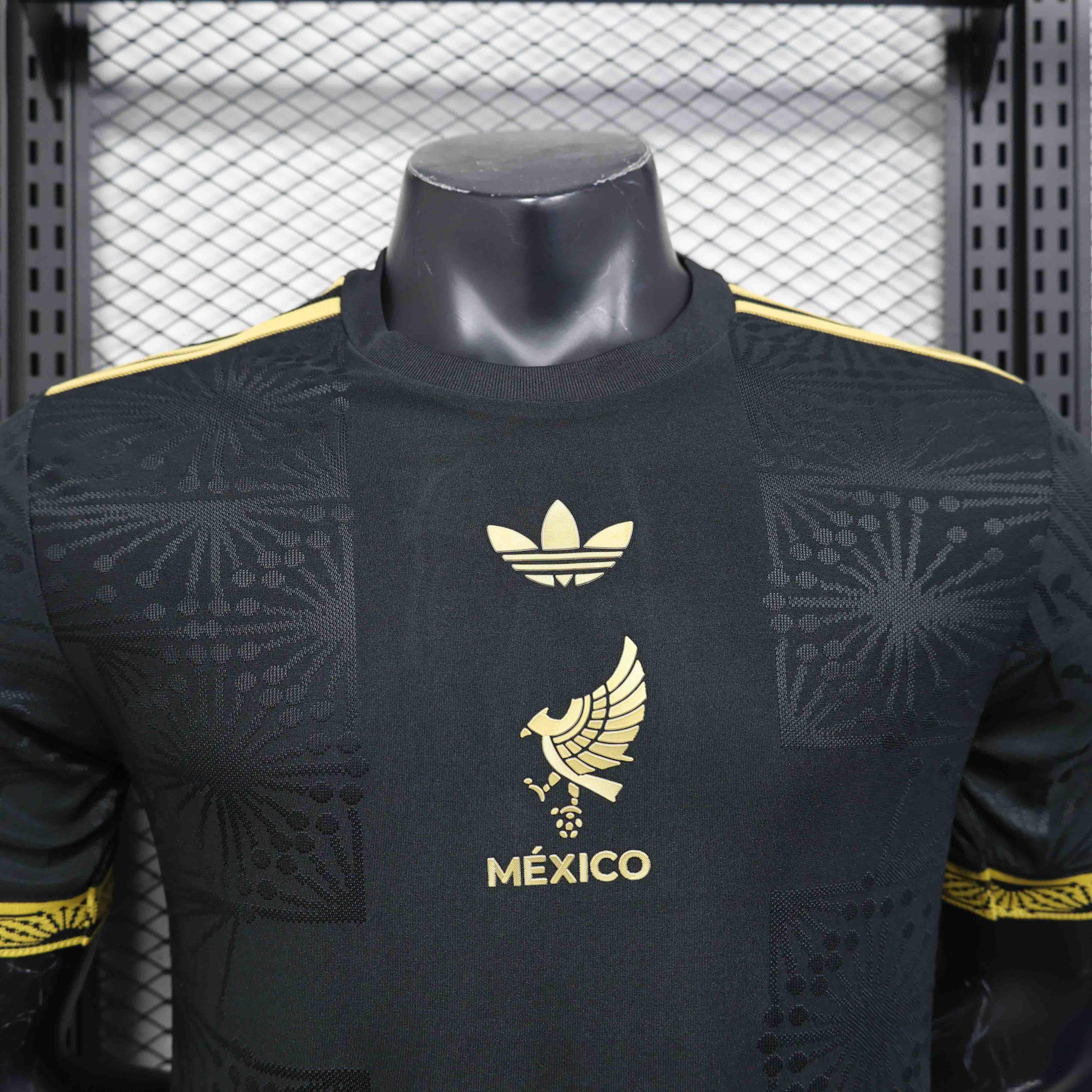 Maillot 2025 du Mexique, maillot de football Le 12 -ème Maillot, vue front du maillot avec logo et motifs nationaux