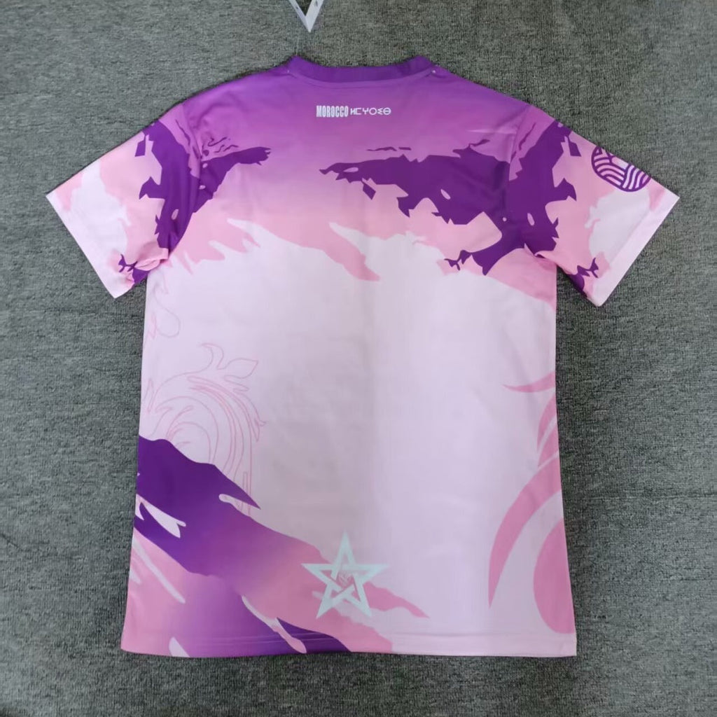 Maillot de football Maroc 25/26 violet Le 12 -ème Maillot, détail du design et du logo sur le maillot.