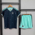 Ensemble extérieur pour adulte 25/26 Allemagne, maillot Le 12 -ème Maillot, vue de l'ensemble porté en extérieur.