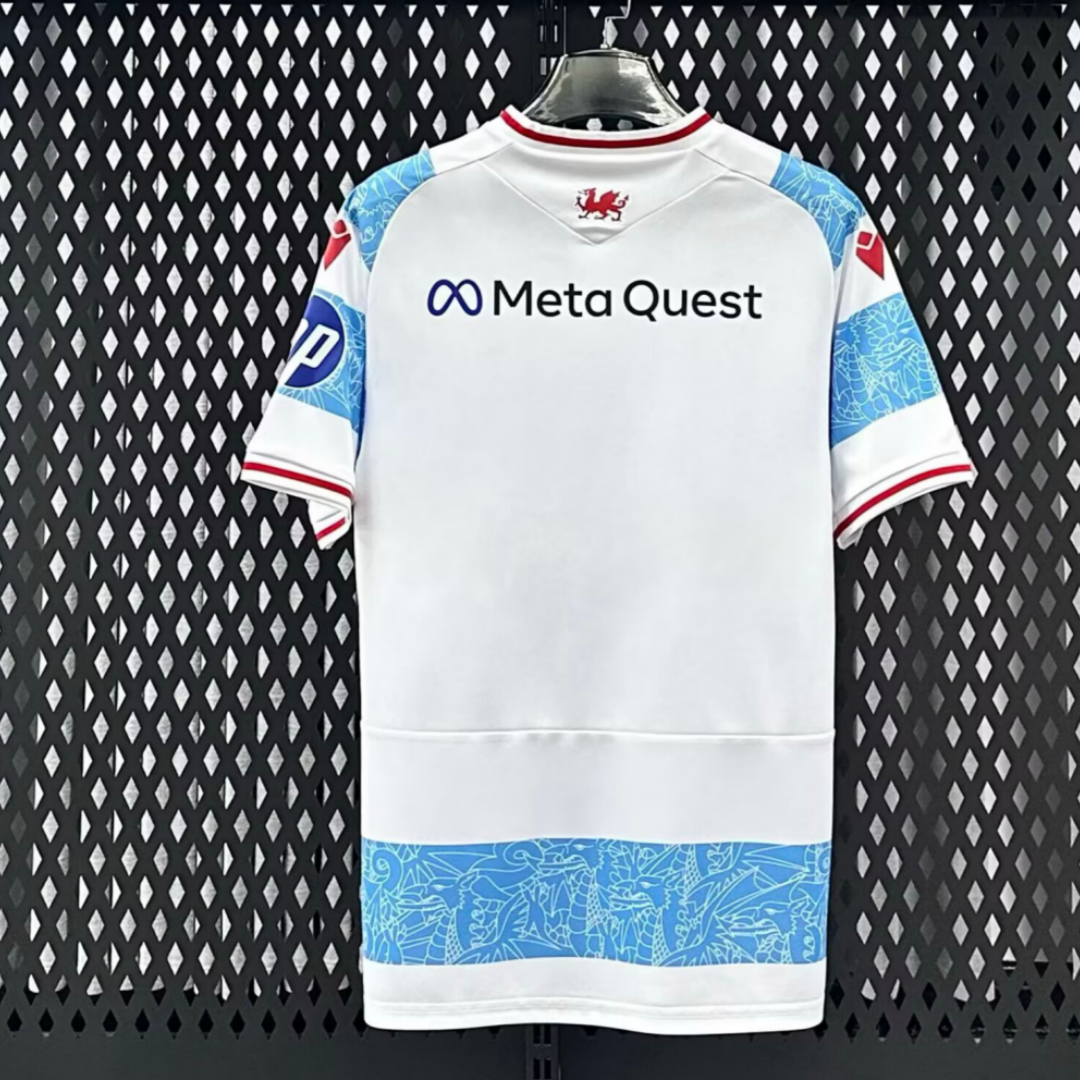 Maillot pour enfants 25/26 Reckham Third de Le 12-ème Maillot, en tissu coloré avec motifs sportifs.