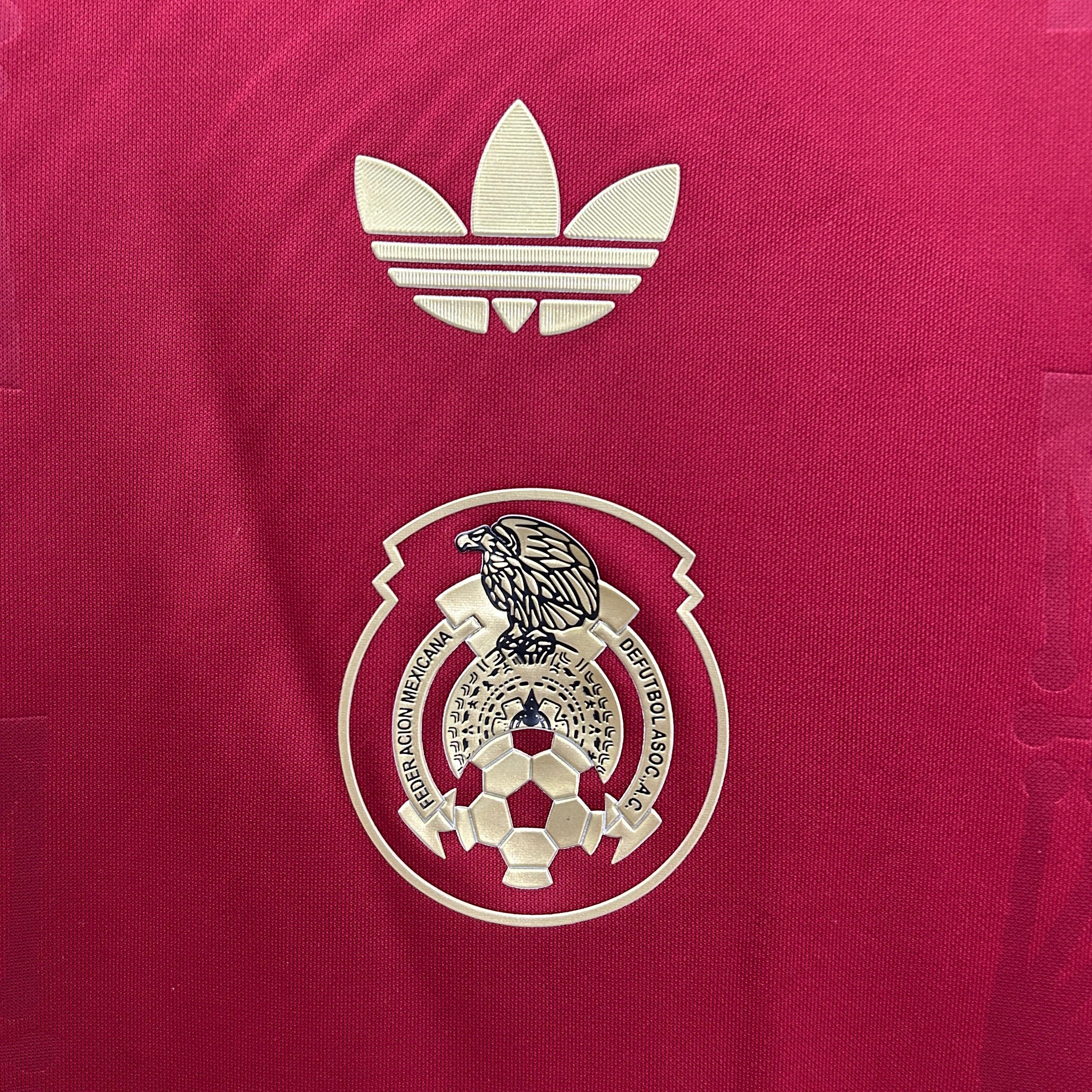 Maillot de football rouge Mexique Concept 2025 par Le 12 -ème Maillot, vue front avec logo et design moderne.