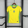 Maillot domicile féminin Brésil 2025 de Le 12 -ème Maillot, maillot de football avec drapeau brésilien et logo.