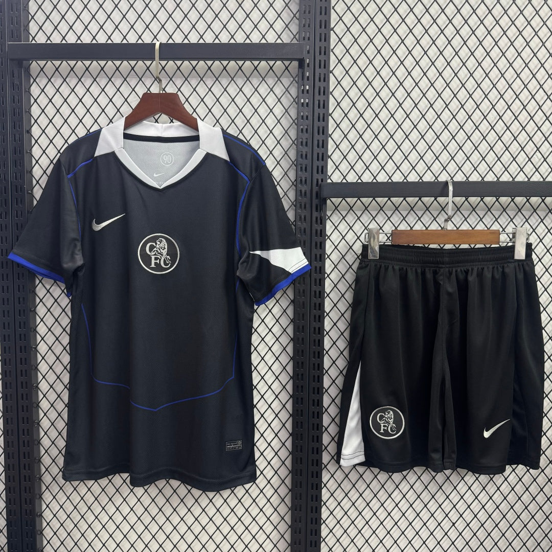 Ensemble Chelsea Third pour adulte de la marque Le 12 -ème Maillot, maillot de football avec logo et détails bleus et blancs.