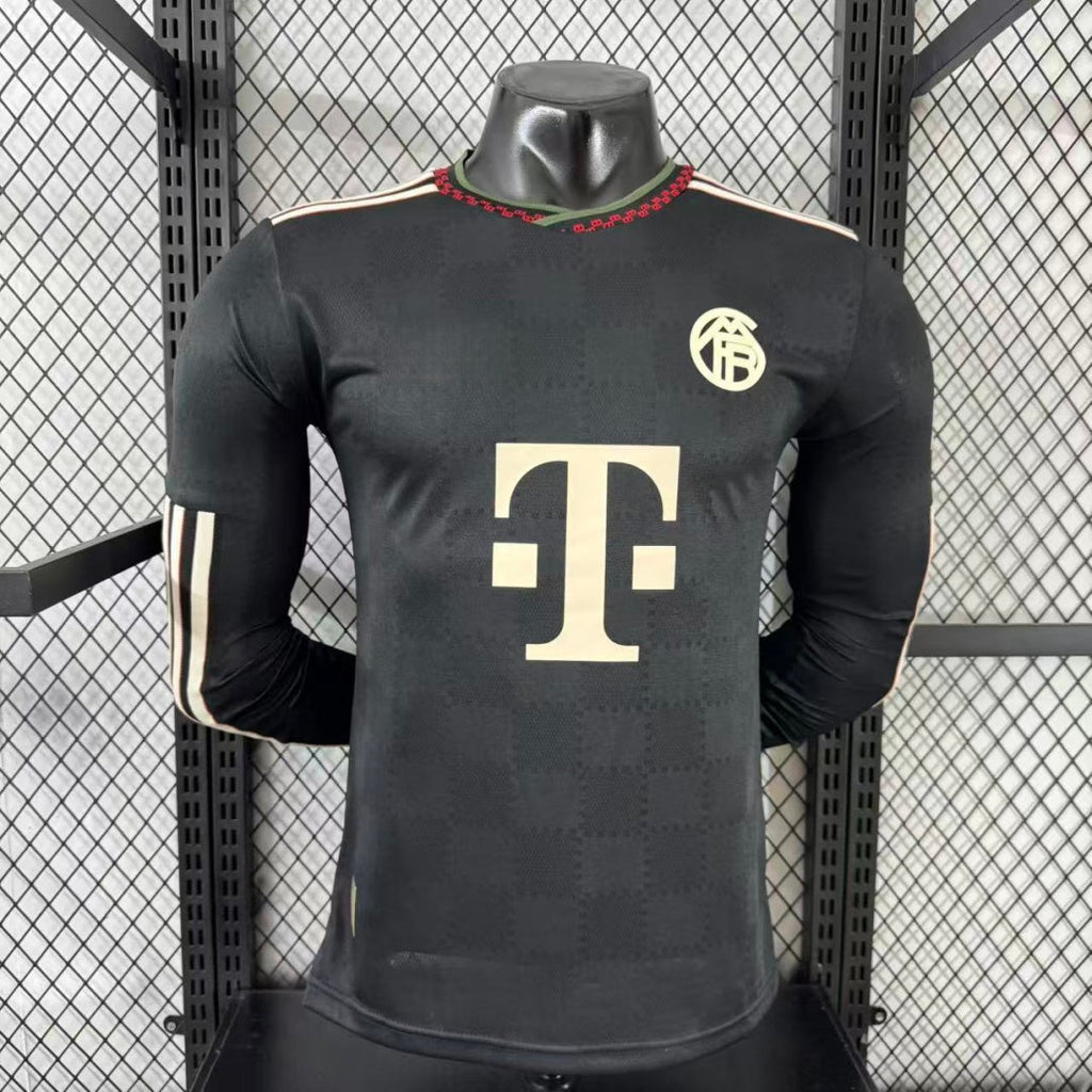 Maillot Bayern Munich third manches longues pour homme, marque Le 12 -ème Maillot, en tissu bleu avec logo et détails du club.