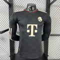 Maillot Bayern Munich third manches longues pour homme, marque Le 12 -ème Maillot, en tissu bleu avec logo et détails du club.