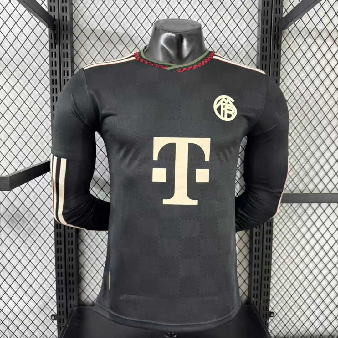 Maillot Bayern Munich third manches longues pour homme, marque Le 12 -ème Maillot, en tissu bleu avec logo et détails du club.