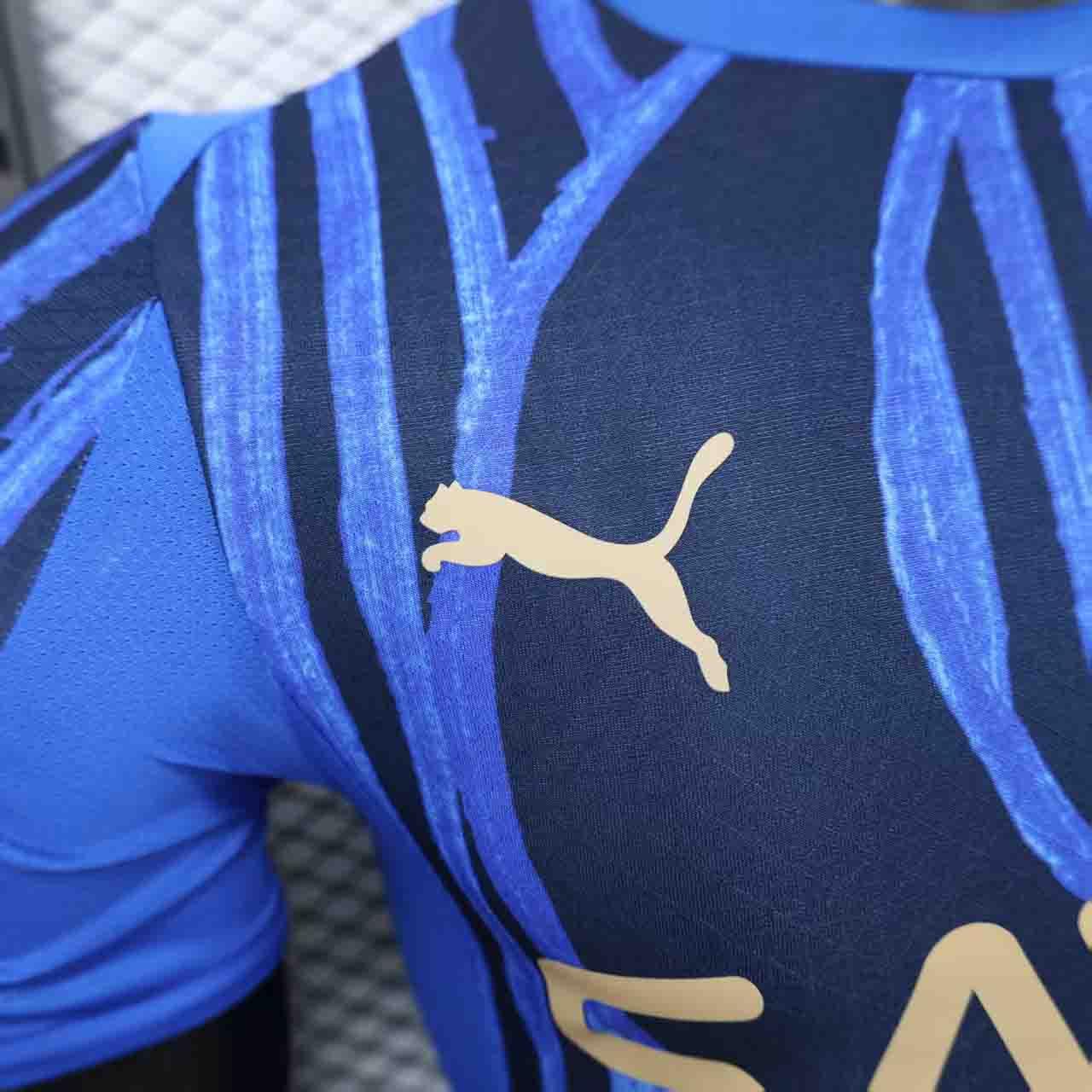 Maillot de football Al Hilal 2025-26, marque Le 12 -ème Maillot, vue de face avec logos et détails du maillot.