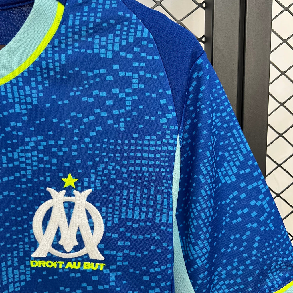 Maillot de football Marseille 2025-26 de la marque Le 12 -ème Maillot, vue front avec logo et détails de l'équipe.