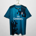 Maillot rétro du Real Madrid 2017-2018, maillot third de style vintage, portant le logo de Le 12 -ème Maillot, vue de face.