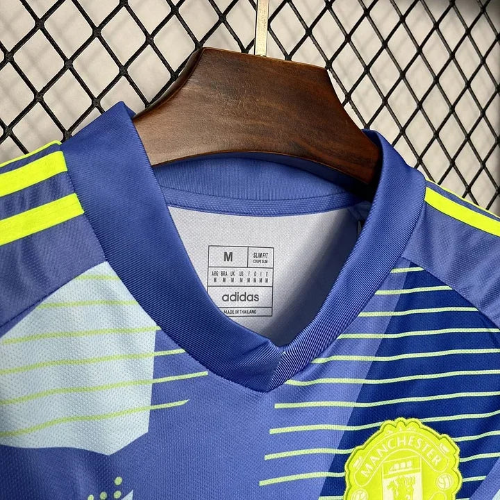 Maillot de gardien Manchester United 2024-2025 Le 12-ème Maillot, maillot de football vert avec logo et détails sportifs