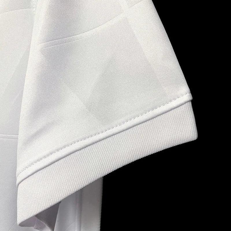Maillot Angleterre 2022/23 Le 12 -ème Maillot, maillot de football avec design concept et couleurs traditionnelles anglaises.