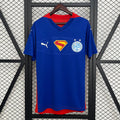 Maillot Bahia Superman 2025-26 de Le 12 -ème Maillot, maillot de football bleu avec logo Superman et détails sportifs.