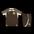 Ensemble Corinthians de Le 12 -ème Maillot avec maillot et short, couleurs officielles de l'équipe de football.