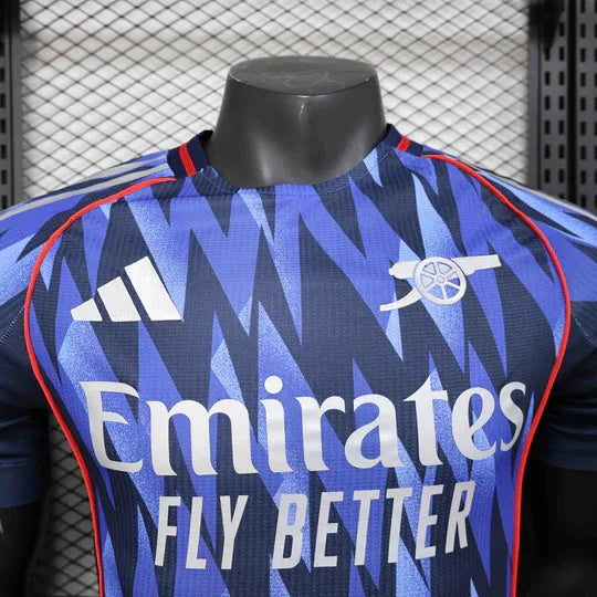 Maillot Arsenal 2025/26 Le 12 -ème Maillot, maillot de football avec logo et design officiel, vue de face.