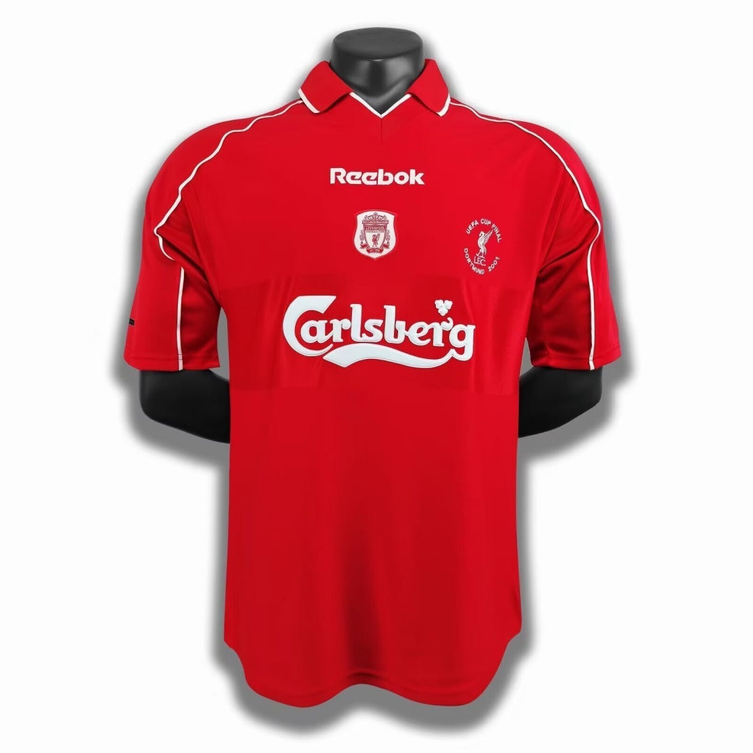 Maillot domicile rétro Liverpool 2000-2001 Le 12-ème Maillot, maillot de football rouge avec logo et détails historiques.