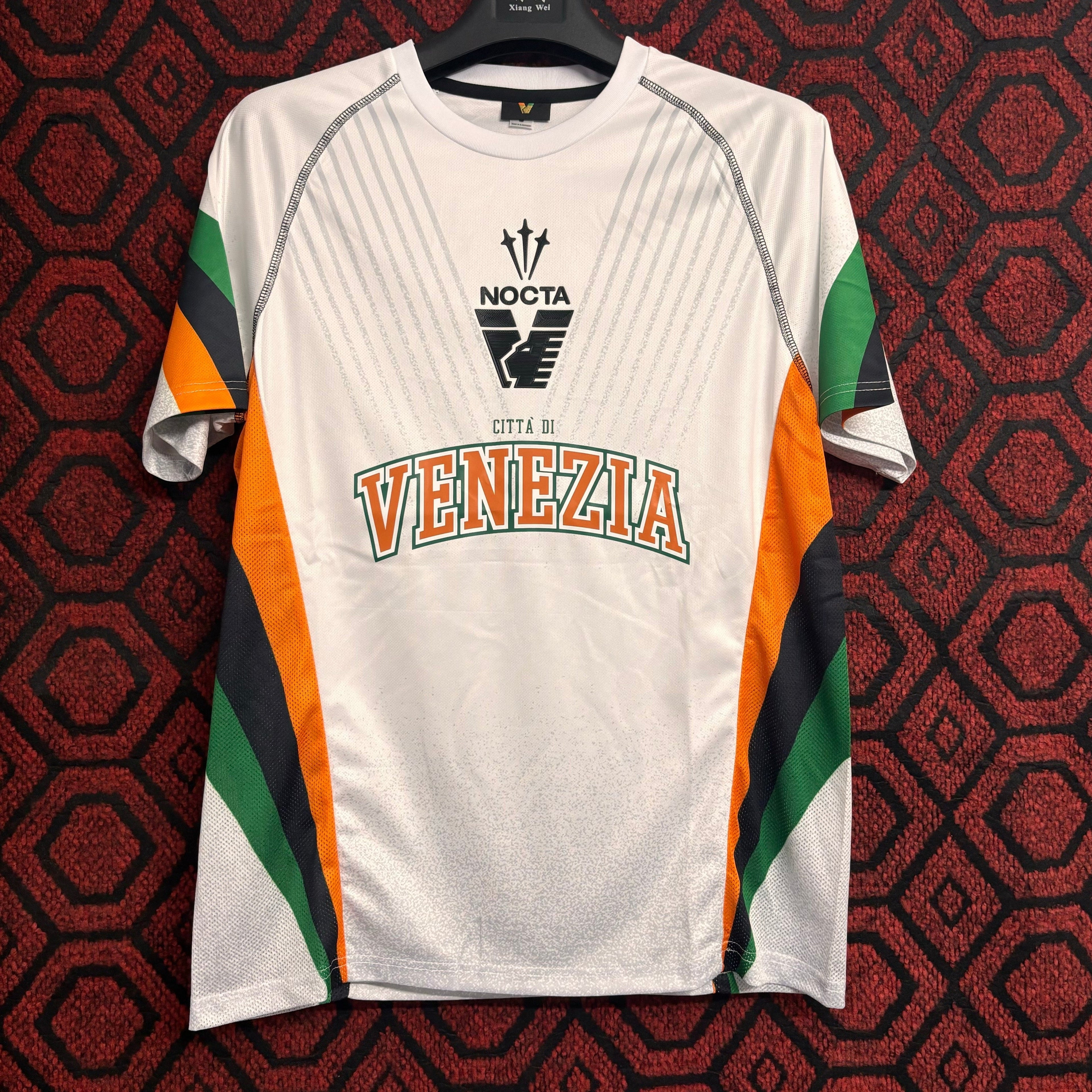 Maillot extérieur 2024/25 Venezia Le 12 -ème Maillot, maillot de football avec logo et design officiel visible.