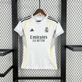 Maillot domicile féminin Real Madrid 2025/26 de la marque Le 12 -ème, avec logo et design officiel visible.