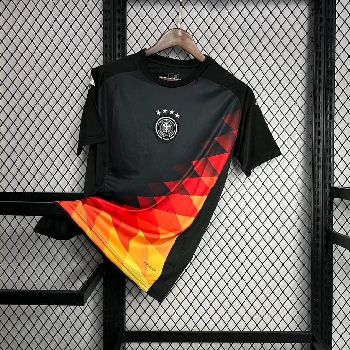 Maillot de gardien de l'équipe d'Allemagne 2024-2025, marque Le 12 -ème Maillot, vue de face avec détails du design.
