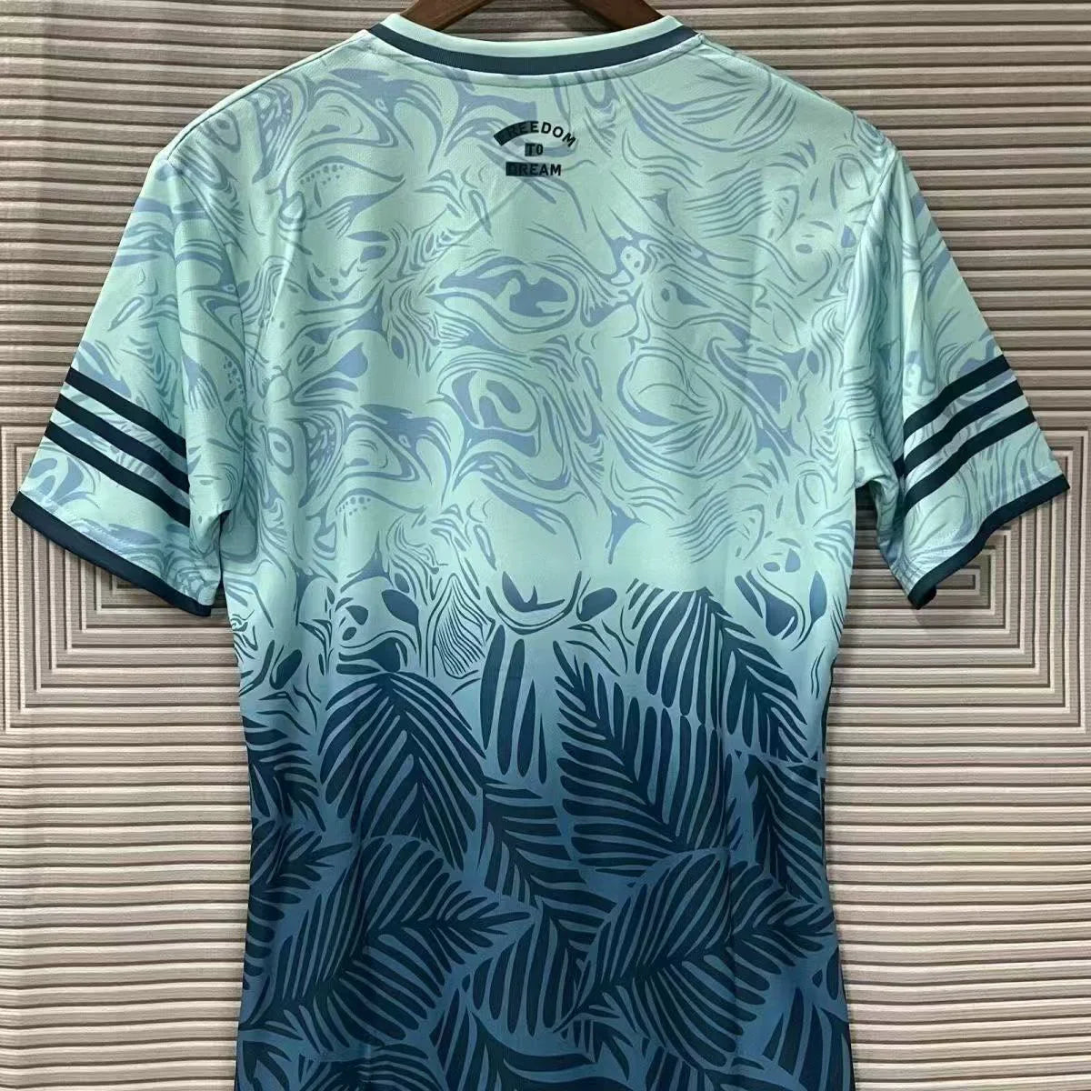 Maillot de football Le 12 -ème Maillot Inter Miami concept 2025-26, maillot de sport avec logo et design moderne.