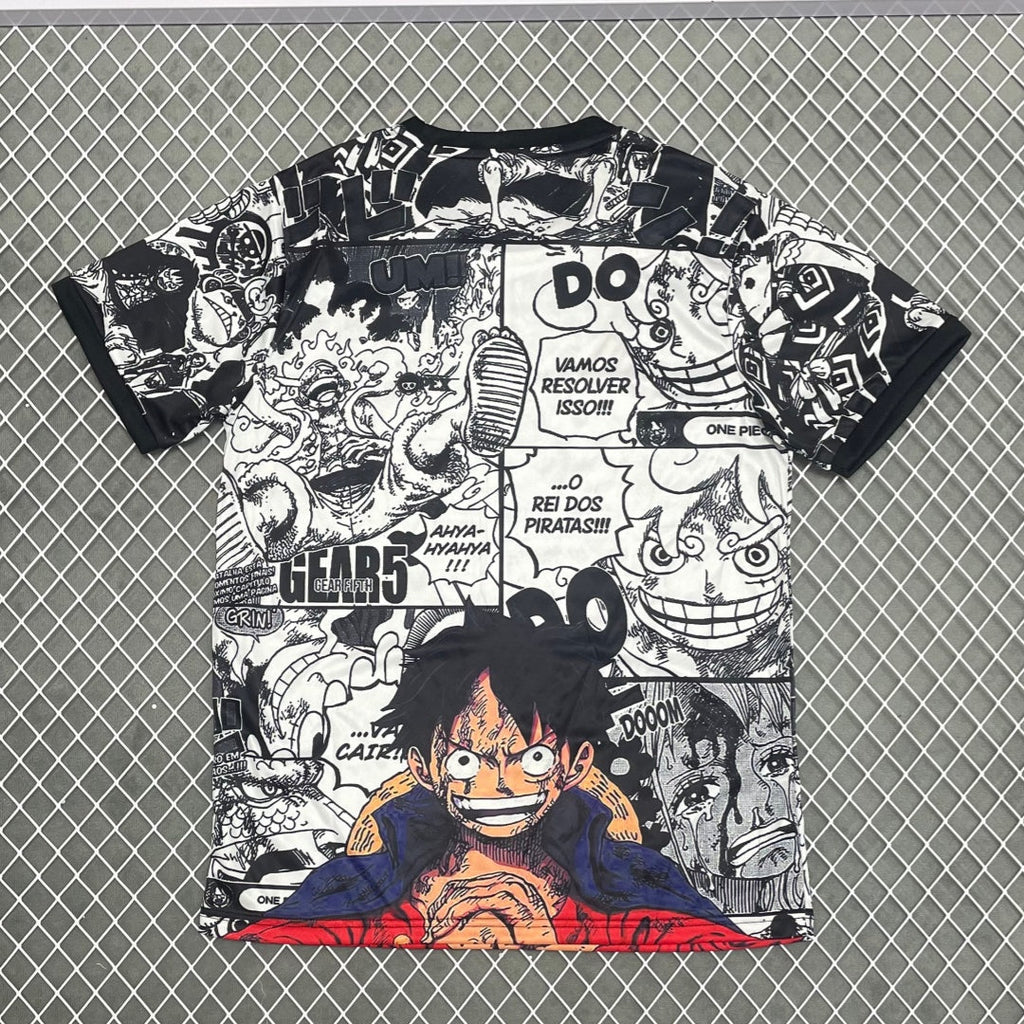Maillot 25/26 Japan anime spécial, porté par un modèle, avec design coloré et logo de la marque Le 12 -ème Maillot.