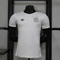 Maillot de football Allemagne 2025-26, marque Le 12 -ème Maillot, vue frontale avec design officiel et logos.