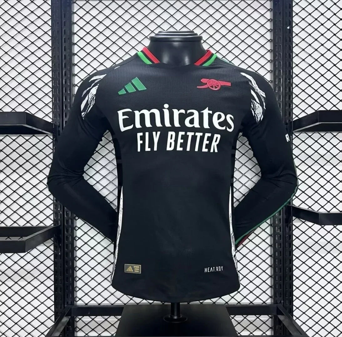 Maillot extérieur à manches longues de l'Arsenal 2024-25, marque Le 12 -ème Maillot, vue de face avec logo et détails.