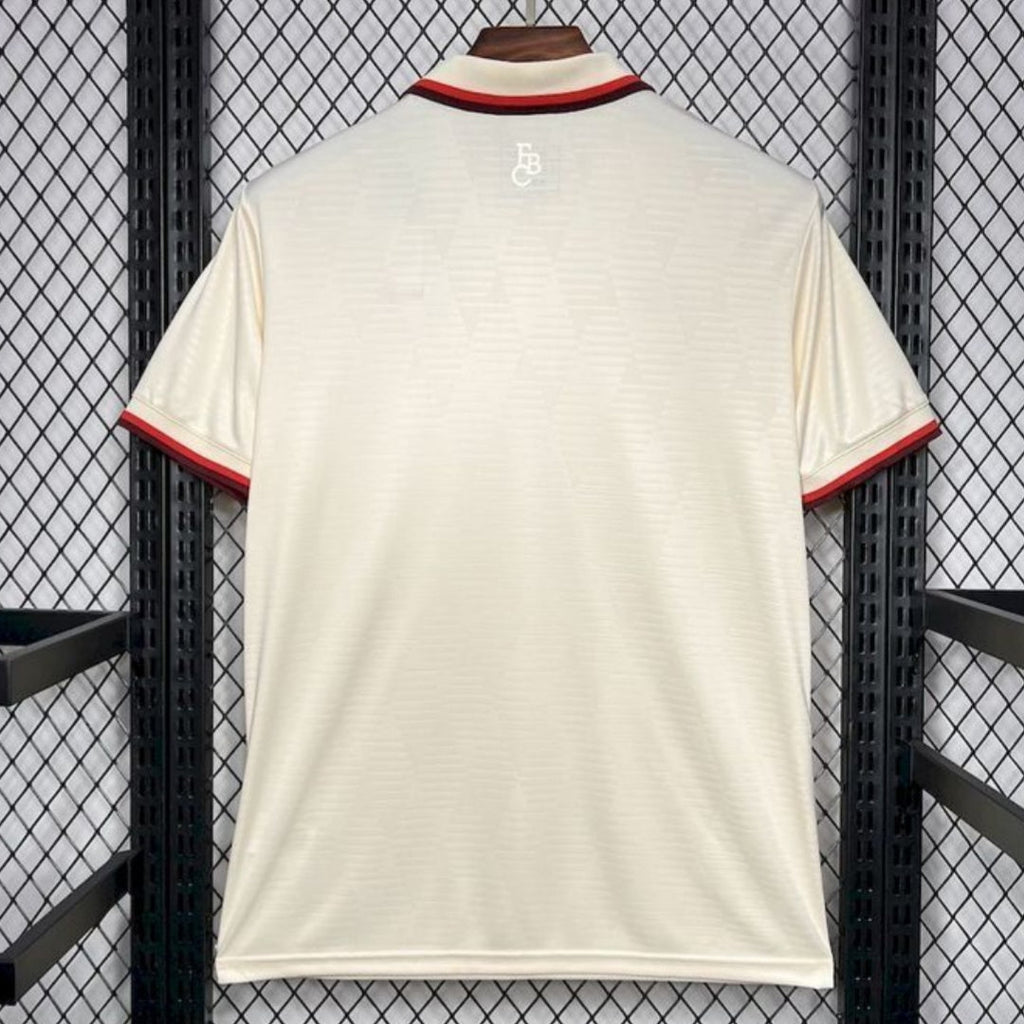 Maillot third Bayern Munich 2024/2025 Le 12 -ème Maillot, maillot de football bleu avec logo et détails du club.