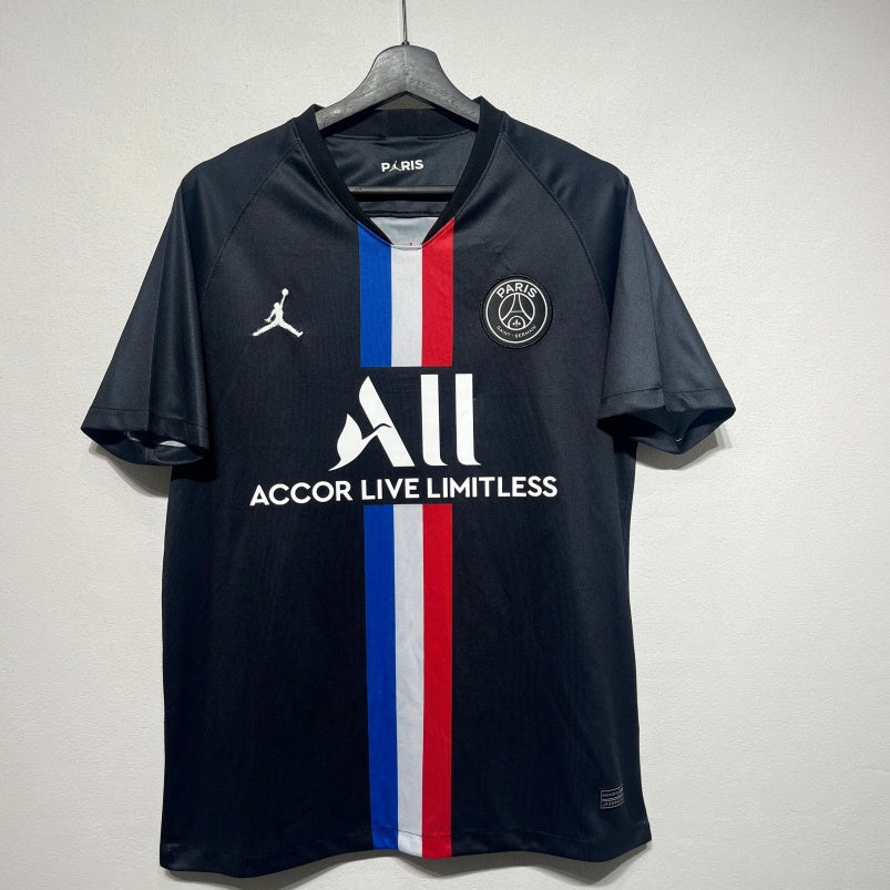 Maillot domicile rétro du PSG 2019-2020, marque Le 12-ème Maillot, vue de face avec logo et détails du maillot.