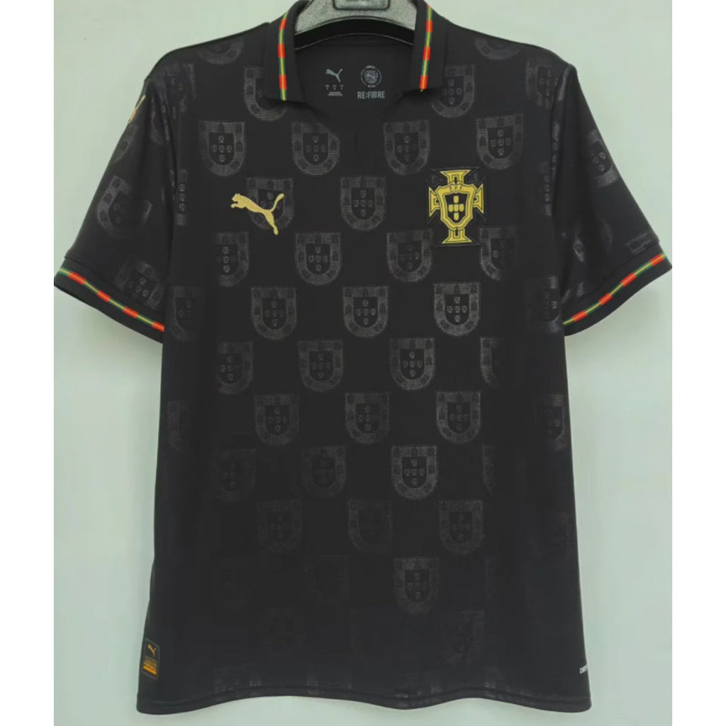 Maillot Portugal 25/26 noir Le 12 -ème Maillot, maillot de football pour jeunes, vue frontale avec logo et détails noirs
