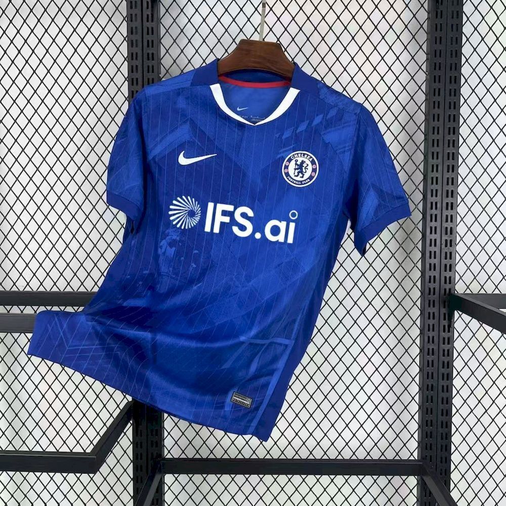 Maillot Chelsea 2025-26 de la marque Le 12-ème Maillot, vue de face avec logo et design officiel.
