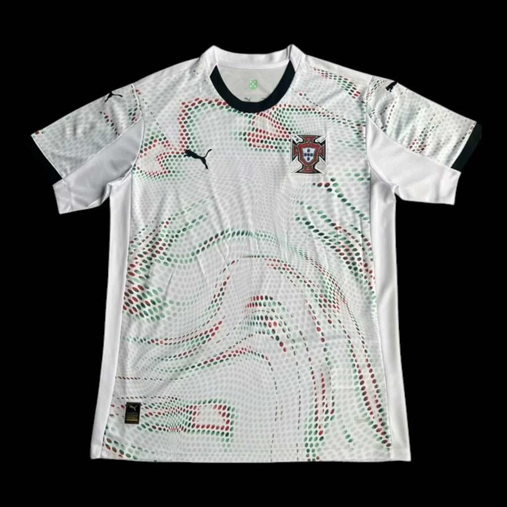 Maillot extérieur Portugal 25/26 de la marque Le 12 -ème Maillot, détail du design et couleurs du maillot de football.