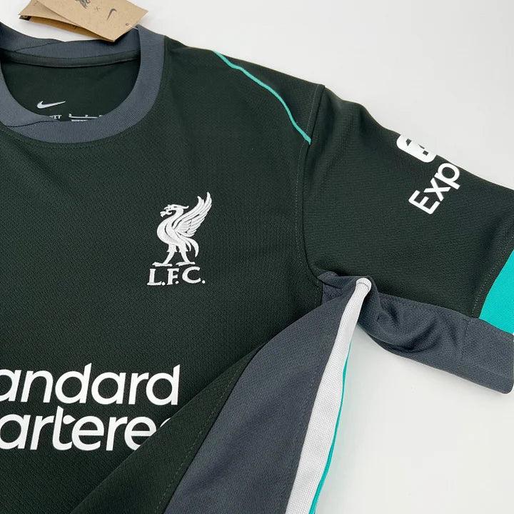 Maillot extérieur Liverpool FC 2024-2025 Le 12-ème Maillot, maillot de football avec logo et design moderne.