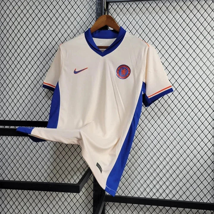 Maillot extérieur Chelsea 2024/25 Le 12 -ème Maillot, vue de face avec logo et design bleu et blanc.