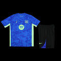 Ensemble Barcelone Le 12 -ème Maillot, t-shirt et short assortis, style sportif et décontracté, vue de face.