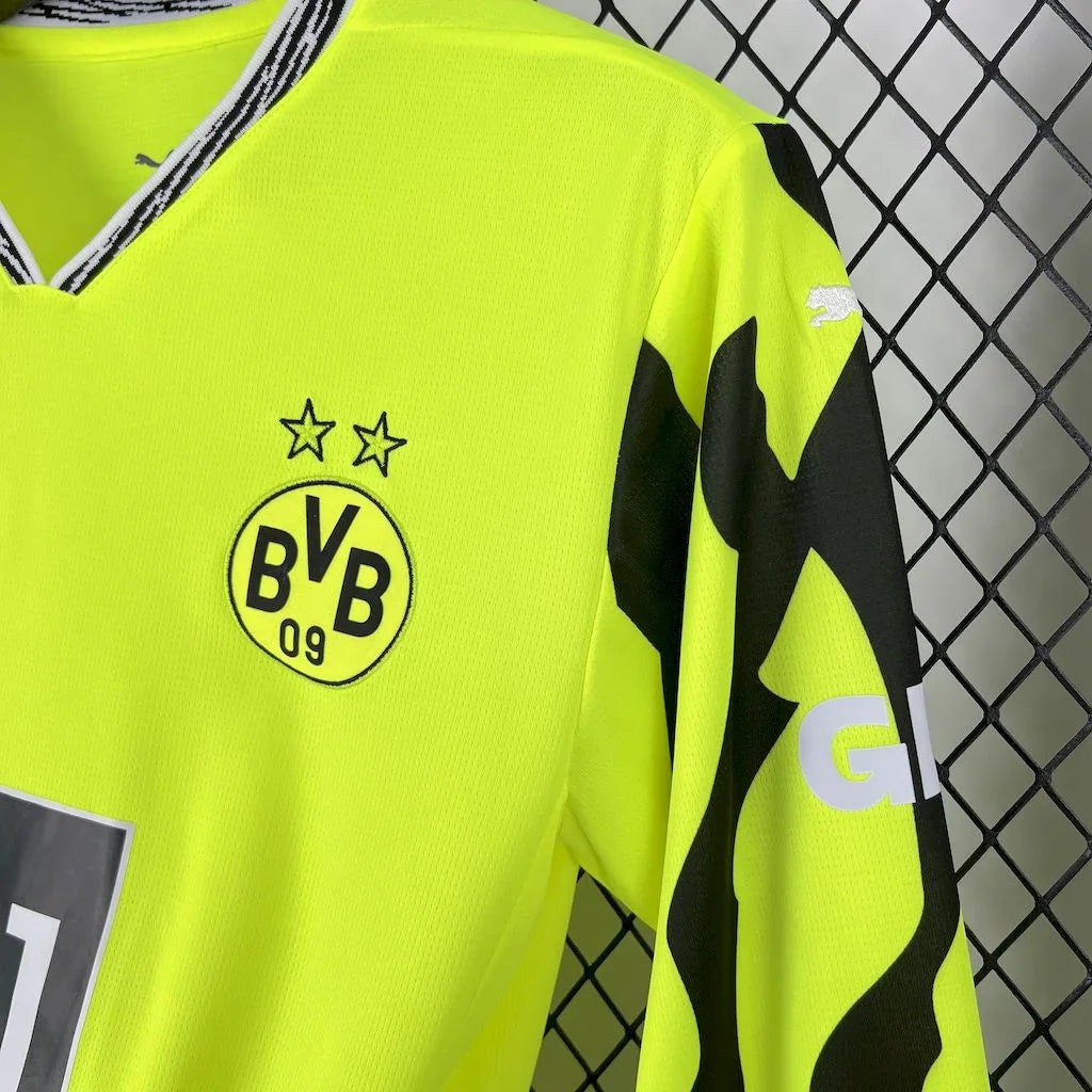 Maillot Dortmund manches longues 2025-26 de Le 12 -ème Maillot, vue d'ensemble du maillot avec logo et détails du design.