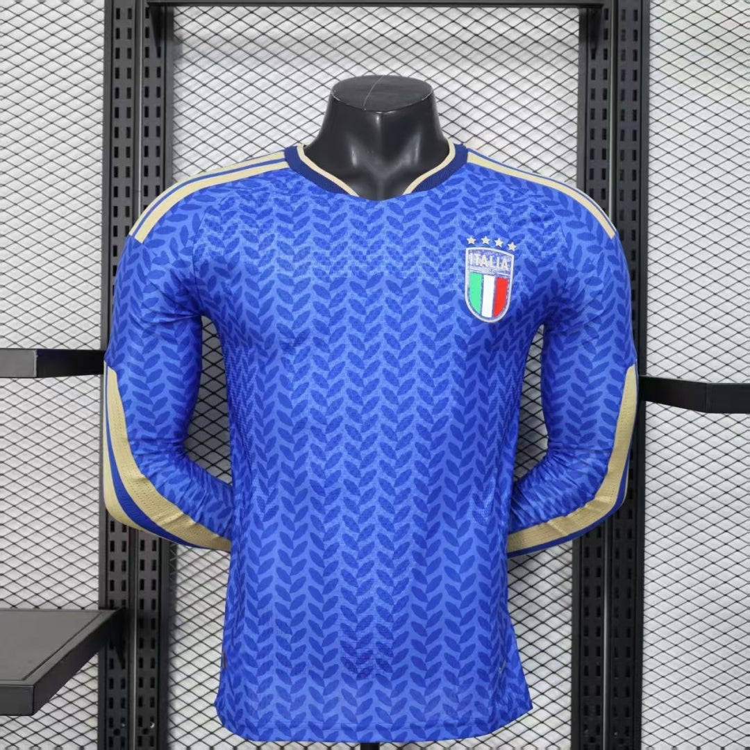 Maillot domicile Italie 25/26 à manches longues de Le 12 -ème Maillot, maillot de football italien pour la saison 2025/2026.