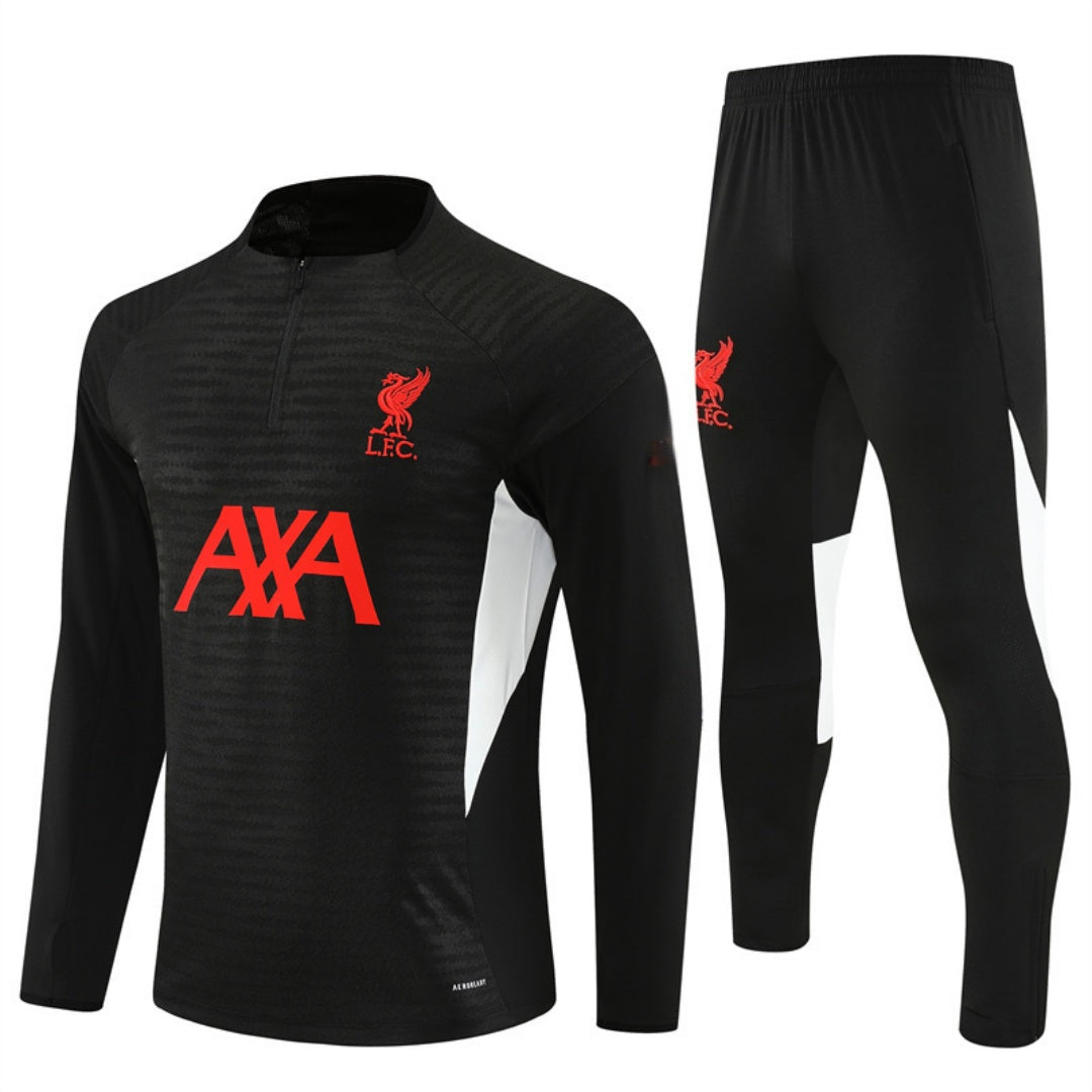 Ensemble Liverpool 25/26 noir de Le 12 -ème Maillot, maillot de football noir avec détails blancs.